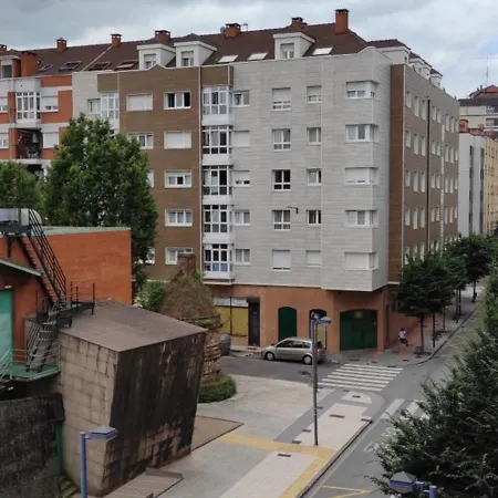 Plaza Fernando Vi Cerca Playa Arbeyal Apartament Gijón