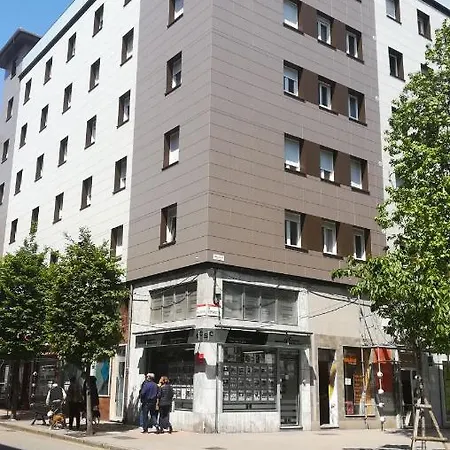 Apartament Plaza Fernando Vi Cerca Playa Arbeyal Gijón